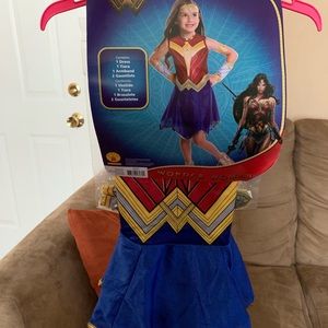 Wonder Woman costume size girl 4-6